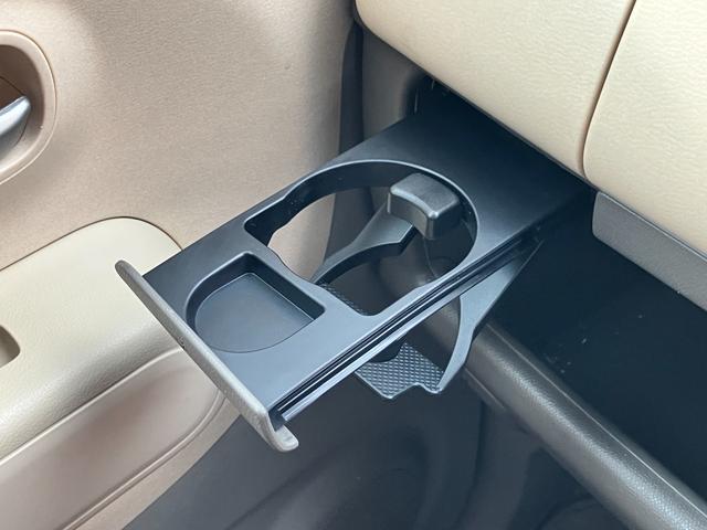 モコ Ｅ　【禁煙車】　純正ＨＤＤナビ／音楽録音機能／ＣＤ／ラジオ　ＡＢＳ　盗難防止機能　オートエアコン　ベンチシート　ブリヂストン製ＮＥＸＴＲＹ装着　ヘッドライトレベライザー　助手席シートアンダーボックス（21枚目）