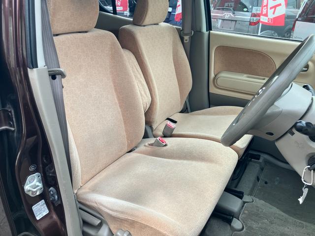 モコ Ｅ　【禁煙車】　純正ＨＤＤナビ／音楽録音機能／ＣＤ／ラジオ　ＡＢＳ　盗難防止機能　オートエアコン　ベンチシート　ブリヂストン製ＮＥＸＴＲＹ装着　ヘッドライトレベライザー　助手席シートアンダーボックス（23枚目）