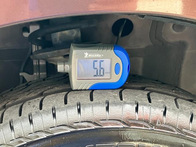 モコ Ｅ　【禁煙車】　純正ＨＤＤナビ／音楽録音機能／ＣＤ／ラジオ　ＡＢＳ　盗難防止機能　オートエアコン　ベンチシート　ブリヂストン製ＮＥＸＴＲＹ装着　ヘッドライトレベライザー　助手席シートアンダーボックス（63枚目）