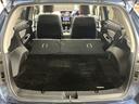 ラゲッジルームはこのクラスでは大きめです。後席を両方倒して大きくて長さのあるものも楽々詰めます。またセダンタイプと違い、開口部が広いので積み降ろし時の身体の負担も少なく済みます。