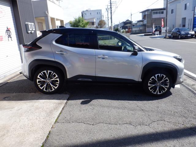 ヤリスクロス ハイブリッドＺ　ＢＳＭ　ＬＥＤフォグ　パワーバックドア　Ｔ－Ｃナビ　ＣＤ／ＤＶＤ　ブラインドスポットモニター　スペアータイヤドラレコ前後　ＥＴＣ２．０　ＬＥＤフォグランプ（13枚目）