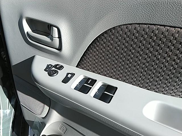 エブリイ ジョインターボ ★届出済未使用車★セーフティーサポート★フルオートエアコン装着車★スマートキー2本★両側パワースライドドア★アイドリングストップ★LEDヘッドライト★オーバーヘッドシェルフ★取扱説明書★保証書★(15枚目)