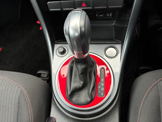 ザ・ビートル サウンド キーレス 17アルミホイール エアバッグ オートマ ディーラー車 フル装備 バイキセノンヘッドライト ETC バックカメラ スマートキー(18枚目)