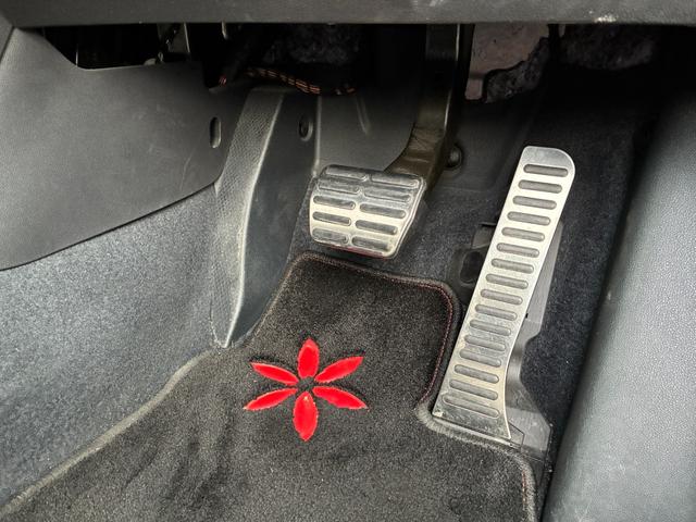 ザ・ビートル サウンド キーレス 17アルミホイール エアバッグ オートマ ディーラー車 フル装備 バイキセノンヘッドライト ETC バックカメラ スマートキー(19枚目)