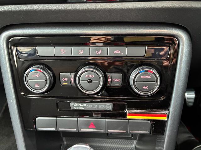 ザ・ビートル サウンド キーレス 17アルミホイール エアバッグ オートマ ディーラー車 フル装備 バイキセノンヘッドライト ETC バックカメラ スマートキー(20枚目)