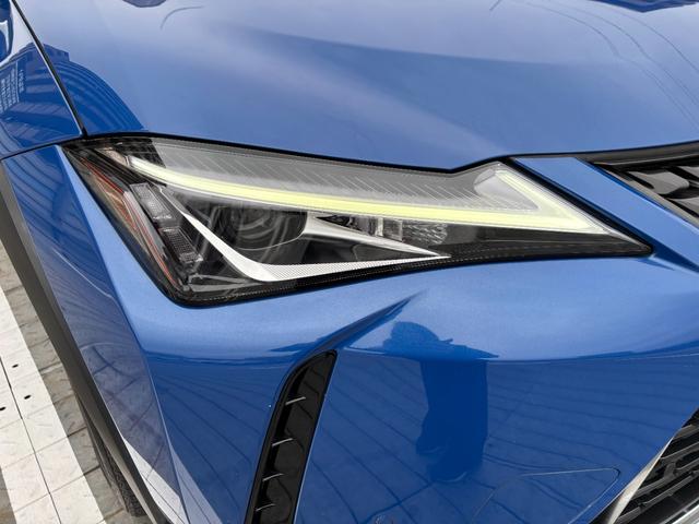 〔ＬＥＤヘッドライト〕悪天候や夜間走行時にもＬＥＤの明るさで安心して運転できます！