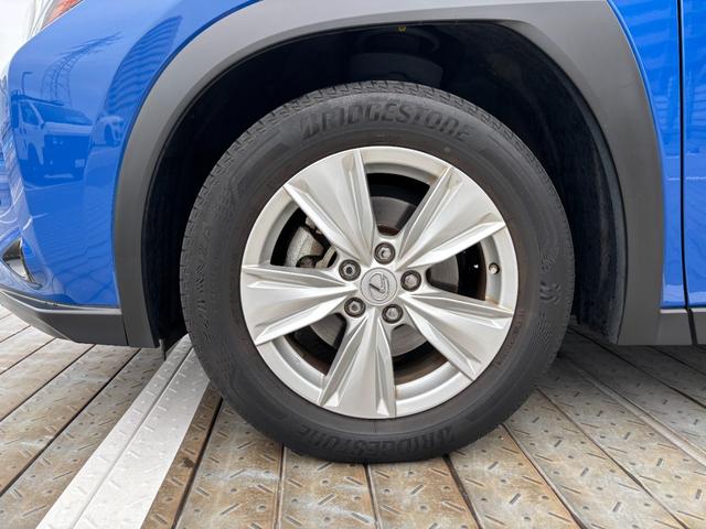 右前タイヤホイール