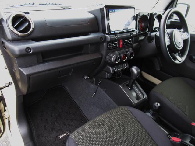 ジムニー XC 新車保証付 スズキセーフティサポート 9インチメモリーナビ/フルセグTV/バックカメラ/ETC/ クルーズコントロール/オートエアコン/フロントシートヒーター/LEDヘッドライト スマートキー2個(6枚目)