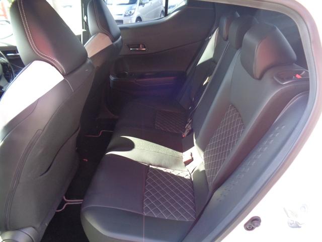 Ｃ－ＨＲ Ｇ　モード　ネロ　ハーフレザー　純正ナビ・フルセグＴＶ　バックカメラ　純正１８インチＡＷ　ＥＴＣ　スマートキー　Ｂｌｕｅｔｏｏｔｈ　クルーズコントロール　ＬＥＤ　シートヒーター（11枚目）