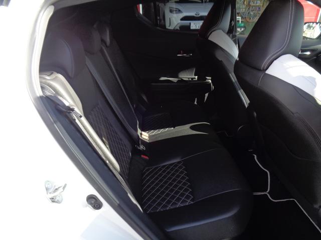 Ｃ－ＨＲ Ｇ　モード　ネロ　ハーフレザー　純正ナビ・フルセグＴＶ　バックカメラ　純正１８インチＡＷ　ＥＴＣ　スマートキー　Ｂｌｕｅｔｏｏｔｈ　クルーズコントロール　ＬＥＤ　シートヒーター（15枚目）