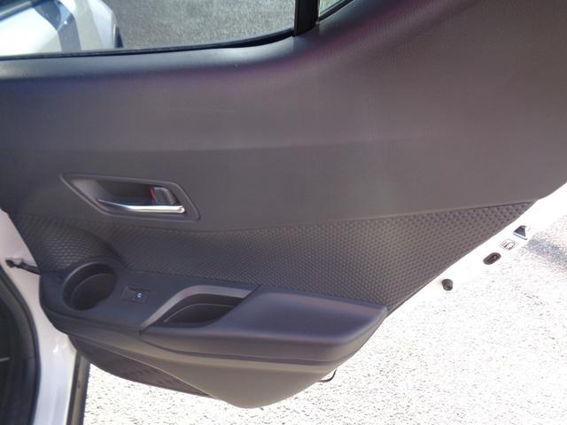 Ｃ－ＨＲ Ｇ　モード　ネロ　ハーフレザー　純正ナビ・フルセグＴＶ　バックカメラ　純正１８インチＡＷ　ＥＴＣ　スマートキー　Ｂｌｕｅｔｏｏｔｈ　クルーズコントロール　ＬＥＤ　シートヒーター（16枚目）