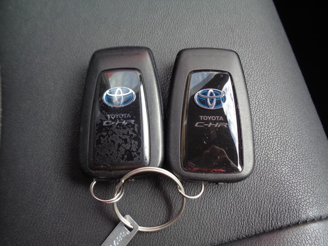 Ｃ－ＨＲ Ｇ　モード　ネロ　ハーフレザー　純正ナビ・フルセグＴＶ　バックカメラ　純正１８インチＡＷ　ＥＴＣ　スマートキー　Ｂｌｕｅｔｏｏｔｈ　クルーズコントロール　ＬＥＤ　シートヒーター（50枚目）