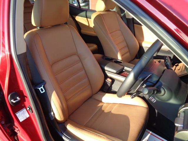 ＩＳ ＩＳ２５０　バージョンＬ　茶レザーシート　純正ＳＤナビ　フルセグＴＶ　パワーシート　シートヒーター　シートクーラー　スマートキー　バックカメラ　ＥＴＣ　ドラレコ　パドルシフト　クルーズコントロール　フロアマット　電格ミラー（8枚目）