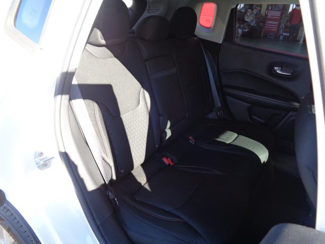 ジープ・コンパス ロンジチュード 衝突軽減ブレーキ 純正ナビ AppleCarPlay対応 スマートキー ETC 純17インチAW クルーズコントロール ルーフレール 電格ミラー プッシュスタート フロアマット(14枚目)