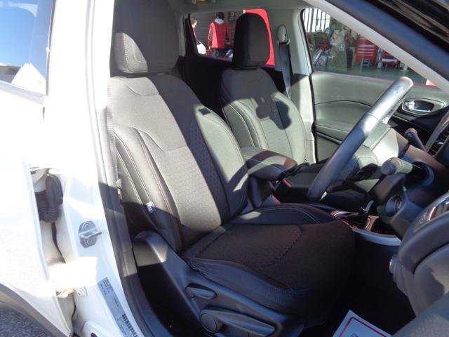 ジープ・コンパス ロンジチュード 衝突軽減ブレーキ 純正ナビ AppleCarPlay対応 スマートキー ETC 純17インチAW クルーズコントロール ルーフレール 電格ミラー プッシュスタート フロアマット(16枚目)