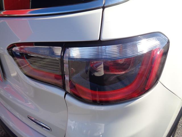 ジープ・コンパス ロンジチュード 衝突軽減ブレーキ 純正ナビ AppleCarPlay対応 スマートキー ETC 純17インチAW クルーズコントロール ルーフレール 電格ミラー プッシュスタート フロアマット(49枚目)