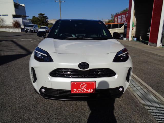 ヤリスクロス ハイブリッドＺ　ウルバーノ　トヨタチームメイト　８型コネクトナビ　パノラミックビューモニター　パーキングサポートブレーキ　パワーバックドア　ステアリング・シートヒーター　ＥＴＣ　ハーフレザー　パワーシート　純正１８インチＡＷ（2枚目）