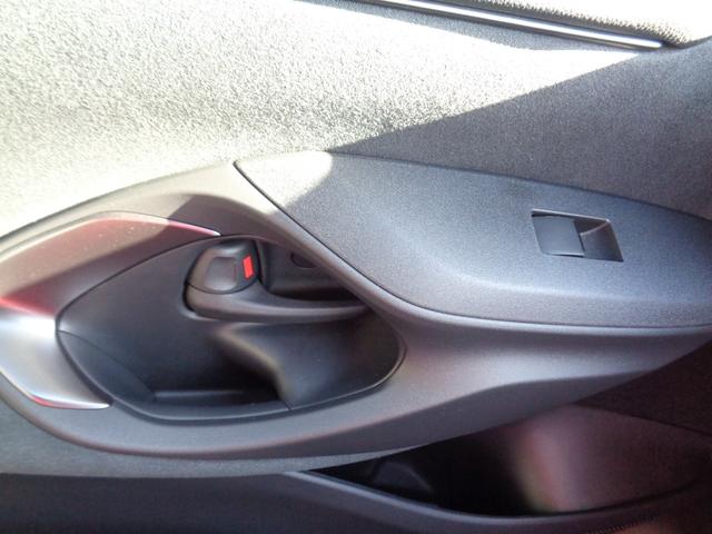 ヤリスクロス ハイブリッドＺ　ウルバーノ　トヨタチームメイト　８型コネクトナビ　パノラミックビューモニター　パーキングサポートブレーキ　パワーバックドア　ステアリング・シートヒーター　ＥＴＣ　ハーフレザー　パワーシート　純正１８インチＡＷ（31枚目）