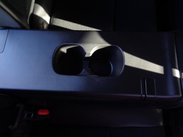 ヤリスクロス ハイブリッドＺ　ウルバーノ　トヨタチームメイト　８型コネクトナビ　パノラミックビューモニター　パーキングサポートブレーキ　パワーバックドア　ステアリング・シートヒーター　ＥＴＣ　ハーフレザー　パワーシート　純正１８インチＡＷ（40枚目）