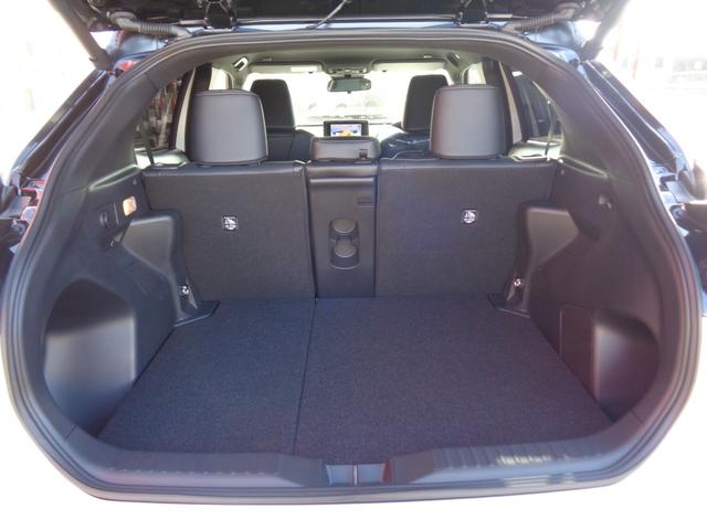 ヤリスクロス ハイブリッドＺ　ウルバーノ　トヨタチームメイト　８型コネクトナビ　パノラミックビューモニター　パーキングサポートブレーキ　パワーバックドア　ステアリング・シートヒーター　ＥＴＣ　ハーフレザー　パワーシート　純正１８インチＡＷ（41枚目）