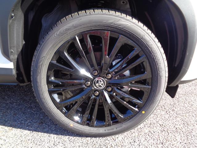 ヤリスクロス ハイブリッドＺ　ウルバーノ　トヨタチームメイト　８型コネクトナビ　パノラミックビューモニター　パーキングサポートブレーキ　パワーバックドア　ステアリング・シートヒーター　ＥＴＣ　ハーフレザー　パワーシート　純正１８インチＡＷ（49枚目）