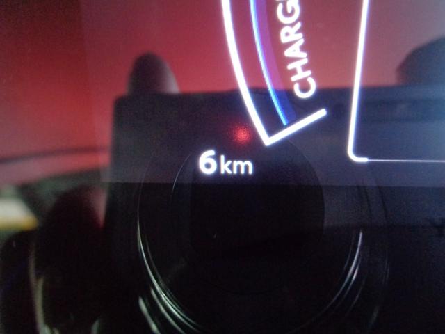 ヤリスクロス ハイブリッドＺ　ウルバーノ　トヨタチームメイト　８型コネクトナビ　パノラミックビューモニター　パーキングサポートブレーキ　パワーバックドア　ステアリング・シートヒーター　ＥＴＣ　ハーフレザー　パワーシート　純正１８インチＡＷ（53枚目）