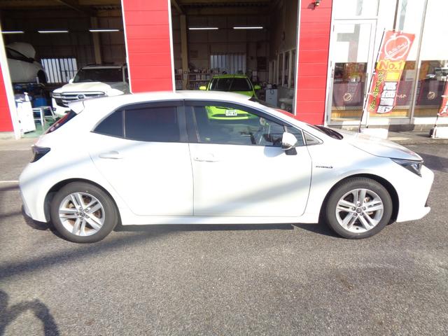 カローラスポーツ ハイブリッドＧ　純正ナビ・フルセグＴＶ　バックカメラ　スマートキー　ＬＥＤヘッド　ＥＴＣ　ドラレコ　純正１６インチＡＷ　Ｂｌｕｅｔｏｏｔｈ　クリアランスソナー　フロアマット（4枚目）