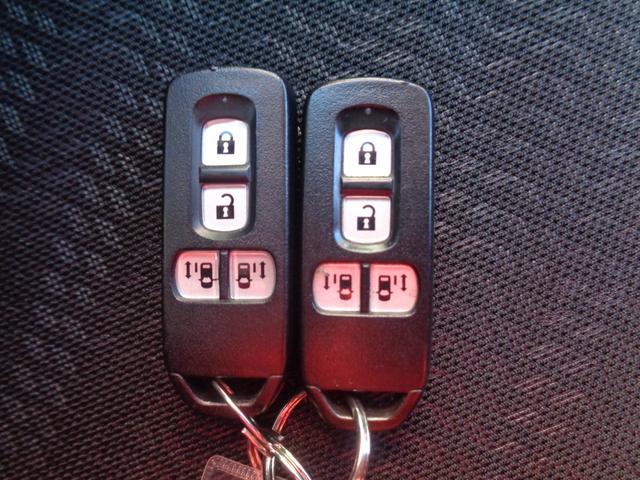 Ｎ－ＢＯＸカスタム Ｇ　ターボＳＳパッケージ　両側パワースライドドア　純正ナビ　バックカメラ　ＨＩＤヘッド　フォグ　純正１５インチＡＷ　クルーズコントロール　パドルシフト　スマートキー　ベンチシート（44枚目）