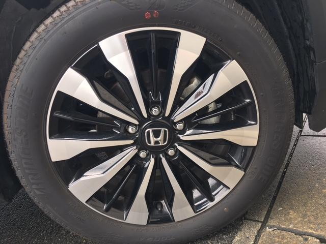 ＷＲ－Ｖ Ｚ　純正ナビ　リアカメラ　ＥＴＣ　ＬＥＤフォグライト　１７インチアルミホイール　ＨｏｎｄａＳＥＮＳＩＮＧＨｏｎｄａＣＯＮＮＥＣＴ　パーセルカバー　リアセンターアームレスト　本革巻ステアリングホイール（7枚目）