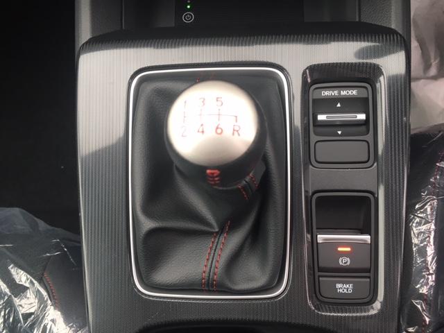 クルマとつながる操作感、6速MT