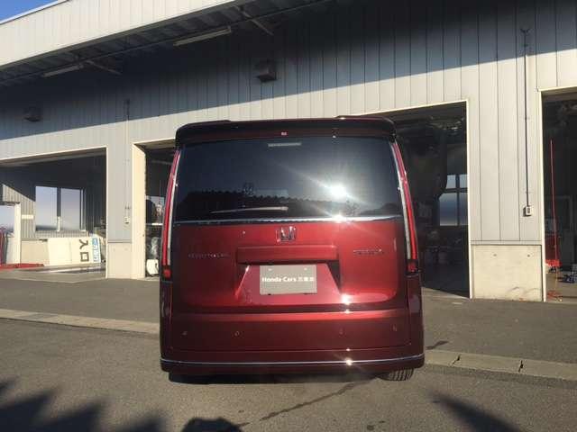 ステップワゴン スパーダ　９インチナビ　リアカメラ　ＥＴＣ　パワーテールゲート　運転席＆助手席シートヒーター　パワーテールゲート　ブラインドスポットインフォメーション　２列目オットマン　１６インチナビ　全列ＵＳＢチャージャー（6枚目）