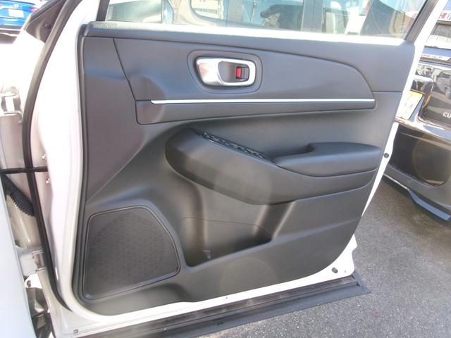 ヴェゼル e:HEV Z ホンダブラインドスポットインフォメーション 後退出庫サポ-ト マルチビューカメラシステム 運転席+助手席シ-トヒ-タ コンビシ-ト 18インチAW ETC2.0 フルセグTV 記録簿ワンオーナ 禁煙車(18枚目)