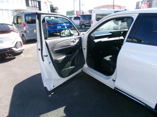 ヴェゼル e:HEV Z ホンダブラインドスポットインフォメーション 後退出庫サポ-ト マルチビューカメラシステム 運転席+助手席シ-トヒ-タ コンビシ-ト 18インチAW ETC2.0 フルセグTV 記録簿ワンオーナ 禁煙車(19枚目)