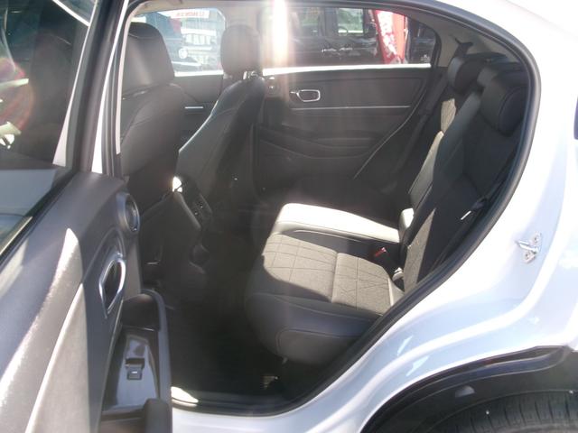 ヴェゼル e:HEV Z ホンダブラインドスポットインフォメーション 後退出庫サポ-ト マルチビューカメラシステム 運転席+助手席シ-トヒ-タ コンビシ-ト 18インチAW ETC2.0 フルセグTV 記録簿ワンオーナ 禁煙車(21枚目)