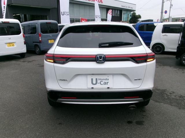 ヴェゼル ｅ：ＨＥＶ　Ｚ　ギャザーズディスプレイ（ＶＸＵ－２４５ＶＺＩ）　Ｂカメラ　フルセグＴＶ　ブル－トゥ－ス　ＤＶＤ再生　ＣＤ　ドラレコ前後　ＥＴＣ　スマ－トキ－　　運転席＋助手席シ－トヒ－タ　ハンドルヒ－タ－記録簿（28枚目）