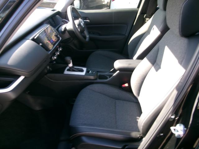 フィット ホーム　ギャザ－ズナビ（ＶＸＵ－２４５ＦＴＩ）　Ｂカメラ　フルセグＴＶ　ブル－トゥ－ス　ＤＶＤ再生　ＣＤ　ＥＴＣ　ＬＥＤヘッドライト　自動パ－キング　記録簿　ワンオーナ　当店デモカ－仕様車　禁煙車（18枚目）