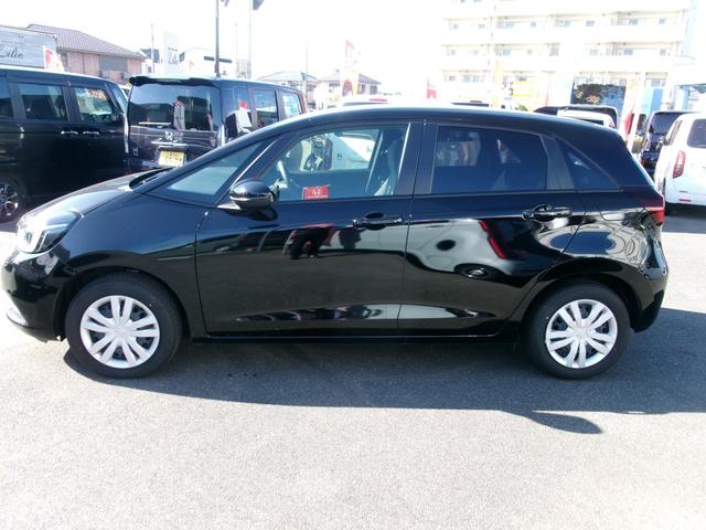 フィット ホーム　ギャザ－ズナビ（ＶＸＵ－２４５ＦＴＩ）　Ｂカメラ　フルセグＴＶ　ブル－トゥ－ス　ＤＶＤ再生　ＣＤ　ＥＴＣ　ＬＥＤヘッドライト　自動パ－キング　記録簿　ワンオーナ　当店デモカ－仕様車　禁煙車（26枚目）