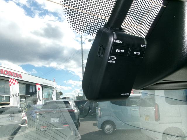 N-ONE ギャザーズSDナビ(LXU-237NBI) Bカメラ フルセグTV ブル-トゥ-ス ETC 自動パ-キング ドラレコ前後 プライムスム-スフロントシ-ト 14インチスチールホイ-ル 記録簿 ワンオーナ(12枚目)