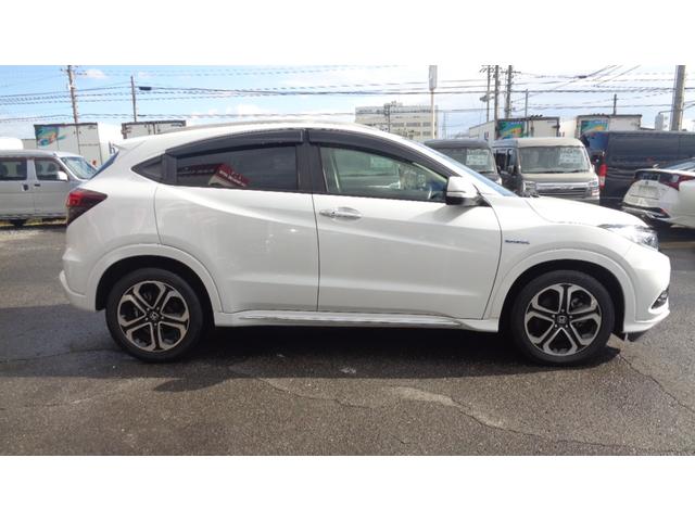 ヴェゼル ハイブリッドＺ・ホンダセンシング　純正ナビ・フルセグ・Ｂｌｕｅｔｏｏｔｈ・バックカメラ・衝突防止軽減システム・ビルトインＥＴＣ・ＬＥＤヘッド・ハーフレザーシート・フォグ・純正１７ＡＷ・スマートキー・フロアマット・ドアバイザー（15枚目）