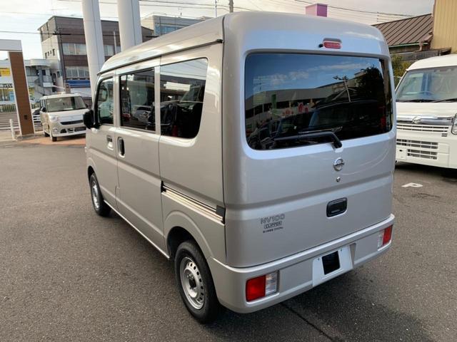 DX 4WD・AT・届出済未使用車・フロントパワーウィンドウ・キーレス・ハイルーフ・USBソケット・スモークガラス・エアコン・パワステ・パートタイム4WD・オーバーヘッドシェルフ(35枚目)