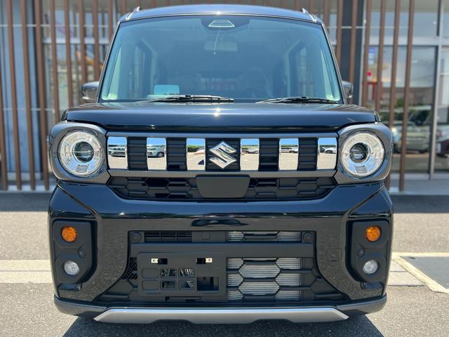 スペーシアギア ハイブリッドＸＺ　届出済未使用車・２ＷＤ・ＣＶＴ・両側電動スライドドア・ＵＳＢ電源・アルミホイール・パーソナルテーブル・ＬＥＤヘッドライト・電動パーキング・ブレーキホールド・シートヒーター・オットマン（10枚目）