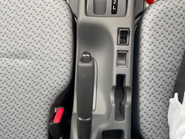 キャリイトラック KCエアコン・パワステ 届出済未使用車・4WD・AT・パワーウィンドウ・キーレス・エアバック・ラジオデッキ付・リアパーキングセンサー・オートライト(30枚目)