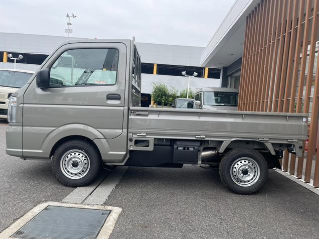 キャリイトラック KCエアコン・パワステ 届出済未使用車・4WD・5MT・パワーウィンドウ・キーレス・エアバック・ラジオデッキ付・リアパーキングセンサー・オートライト(12枚目)