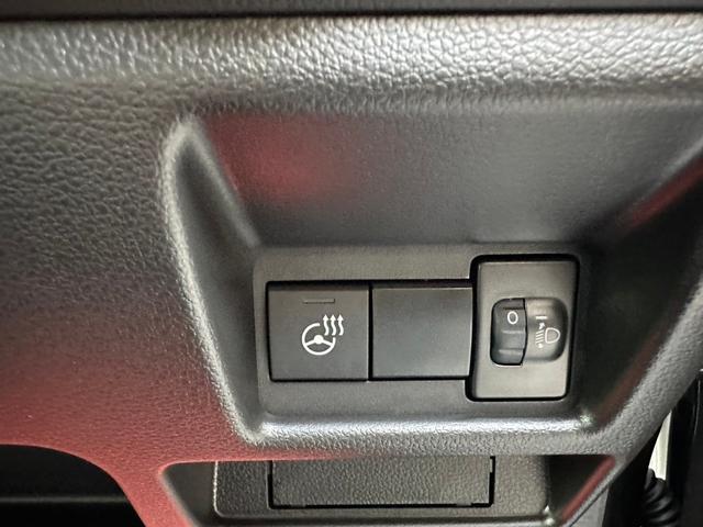 スペーシアギア ハイブリッドＸＺ　届出済未使用車・２ＷＤ・ＣＶＴ・ツートン・両側電動スライドドア・ＵＳＢ電源・アルミホイール・パーソナルテーブル・ＬＥＤヘッドライト・電動パーキング・ブレーキホールド・シートヒーター・オットマン（36枚目）