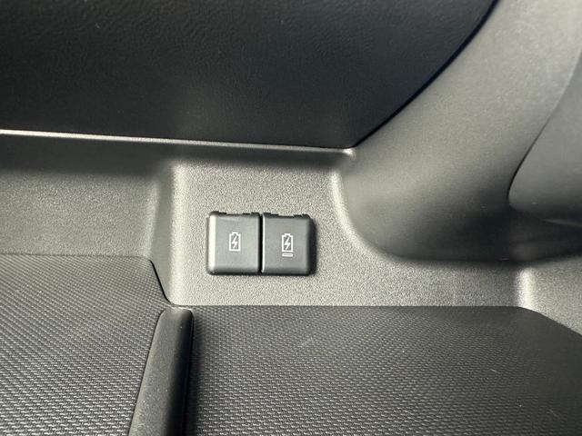 スペーシアギア ハイブリッドＸＺ　届出済未使用車・２ＷＤ・ＣＶＴ・ツートン・両側電動スライドドア・ＵＳＢ電源・アルミホイール・パーソナルテーブル・ＬＥＤヘッドライト・電動パーキング・ブレーキホールド・シートヒーター・オットマン（46枚目）