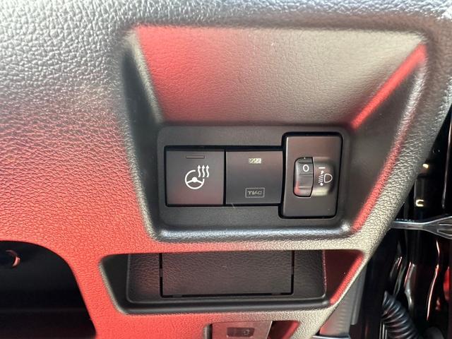 スペーシアカスタム ハイブリッドXS ・届出済未使用車・2WD・CVT・両側電動スライドドア・USB電源・アルミホイール・パーソナルテーブル・LEDヘッドライト・電動パーキング・ブレーキホールド・シートヒーター・オットマン(31枚目)