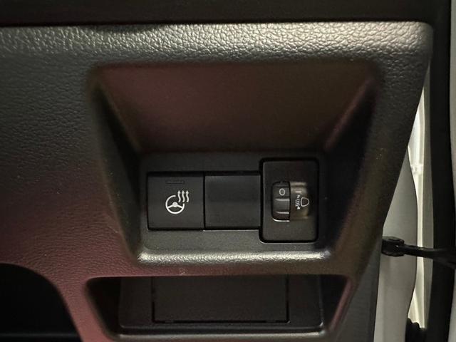 スペーシアカスタム ハイブリッドXS ・届出済未使用車・2WD・CVT・両側電動スライドドア・USB電源・アルミホイール・パーソナルテーブル・LEDヘッドライト・電動パーキング・ブレーキホールド・シートヒーター・オットマン(29枚目)