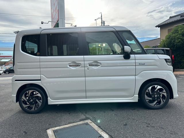 スペーシアカスタム ハイブリッドXSターボ 届出済未使用車・2WD・CVT・LEDヘッドライト・電動パーキングブレーキ・シートヒーター・両側電動スライド・ステアリングヒーター・マルチユースフラップ・15インチアルミ・USBソケット・本革ハンドル(13枚目)