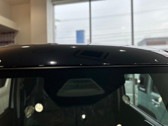 スペーシアカスタム ハイブリッドXSターボ 届出済未使用車・2WD・CVT・LEDヘッドライト・電動パーキングブレーキ・シートヒーター・両側電動スライド・ステアリングヒーター・マルチユースフラップ・15インチアルミ・USBソケット・本革ハンドル(12枚目)