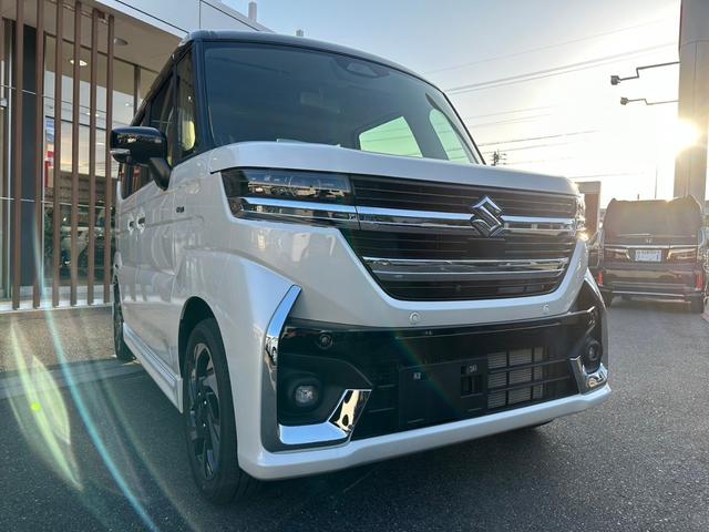 スペーシアカスタム ハイブリッドＸＳ　届出済未使用車・２ＷＤ・ＣＶＴ・ＬＥＤヘッドライト・電動パーキングブレーキ・シートヒーター・両側電動スライド・ステアリングヒーター・マルチユースフラップ・１５インチアルミ・ＵＳＢソケット・本革ハンドル（10枚目）